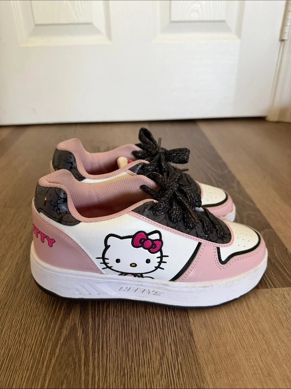 Hello Kitty Pink heelys sneakers